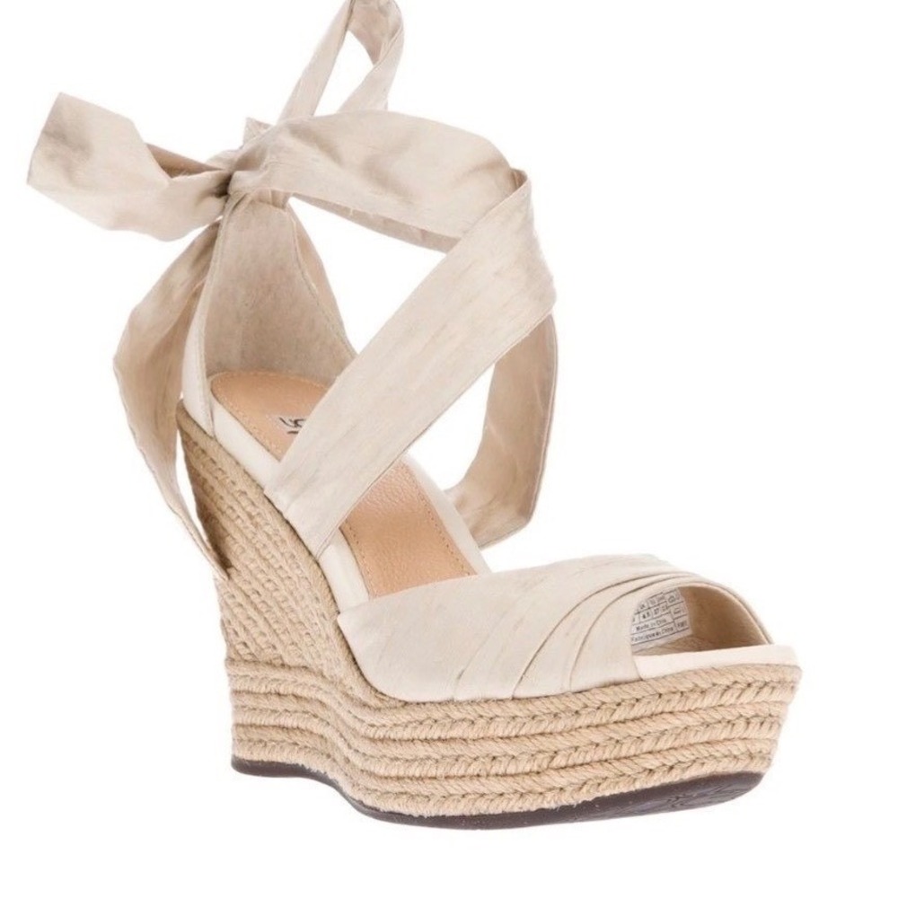 UGG Lucianna espadrille‎ platform wedge sandals in a cream color Size 10